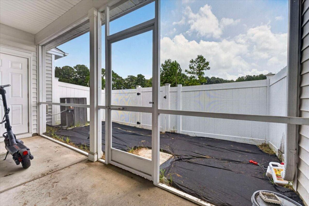 417 Viceroy Photo 22