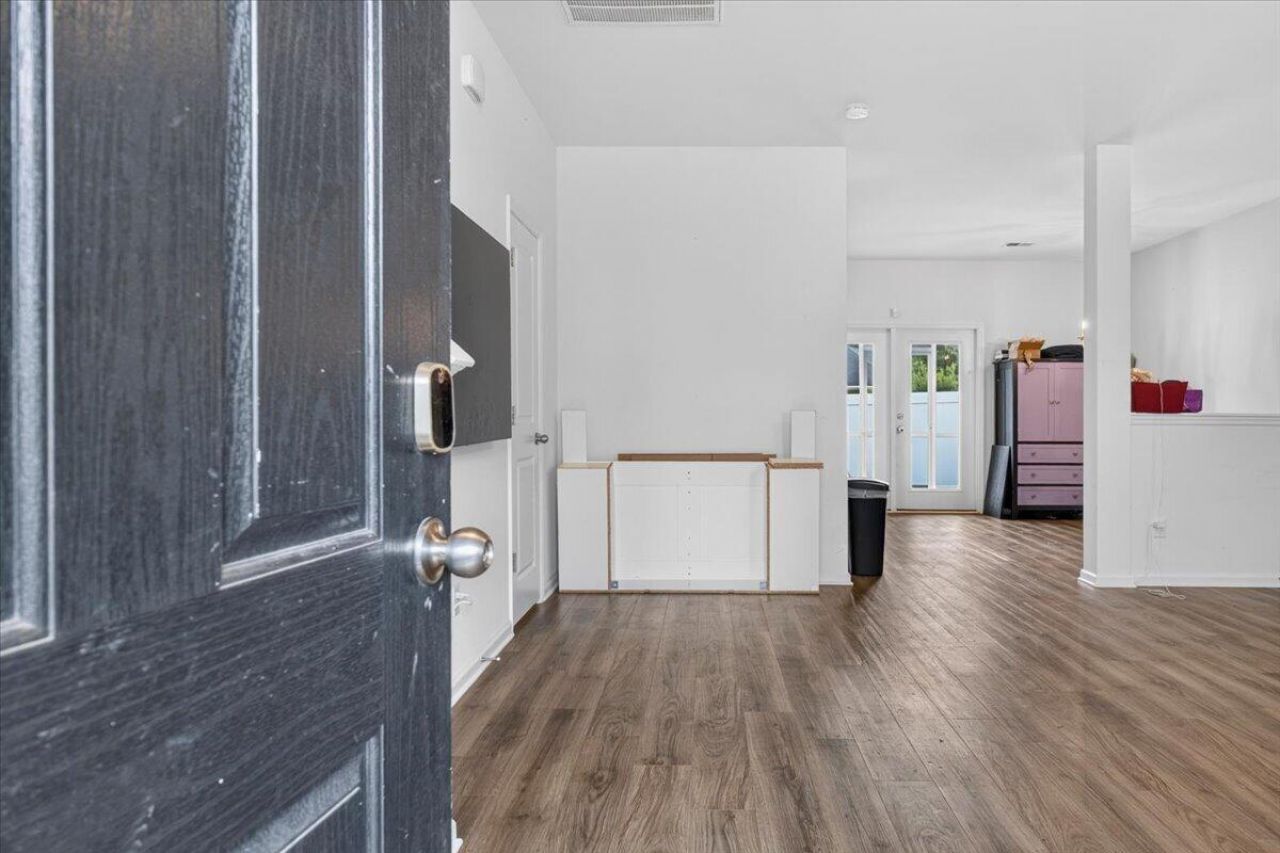 417 Viceroy Photo 5