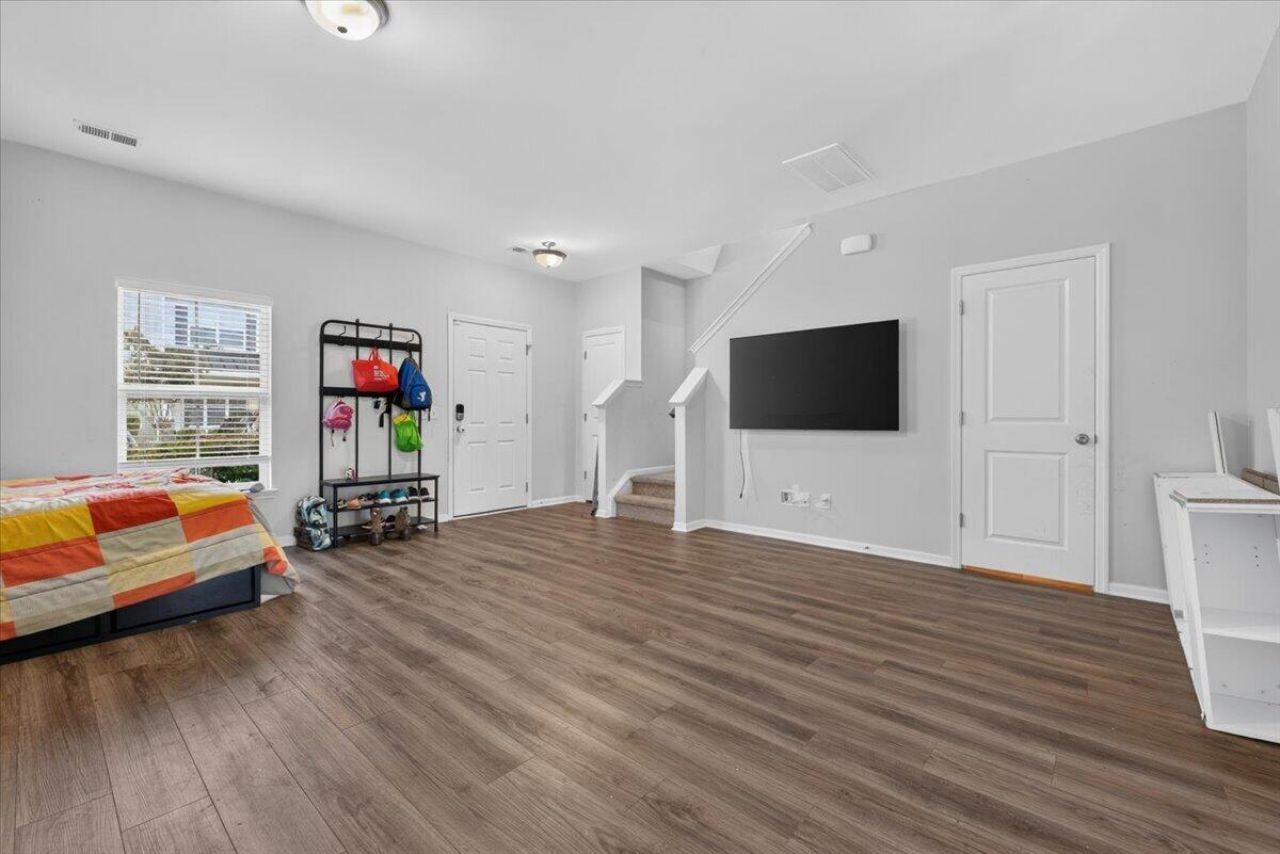 417 Viceroy Photo 7