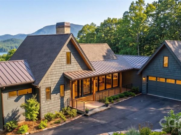 743 Hawk Mountain Road , Lake Toxaway, NC 28747