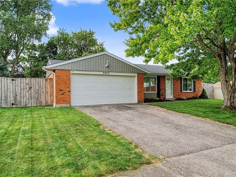 4802 Lodgeview Drive, Huber Heights, OH 45424 Photo 3