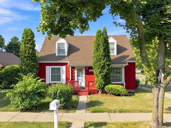201 W DOEGE STREET, Marshfield, WI 54449