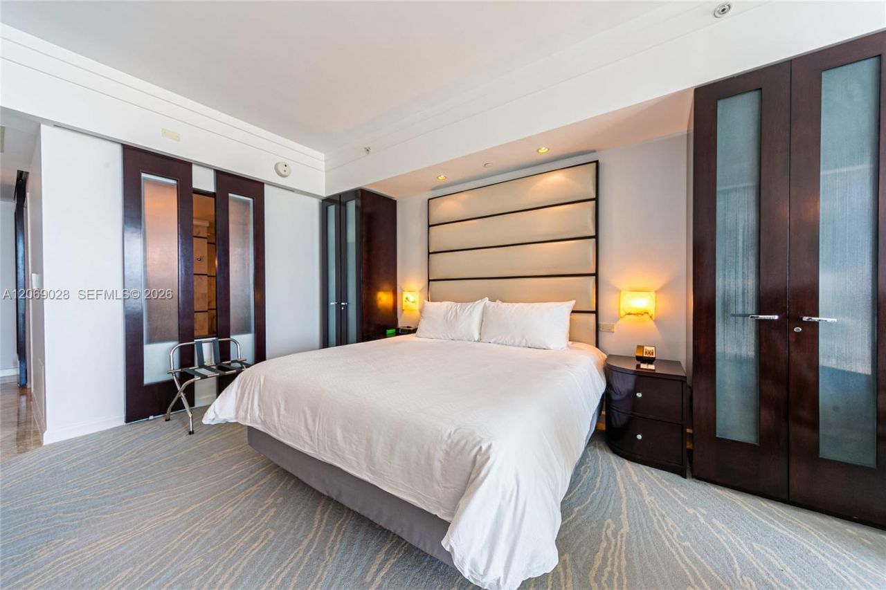 4391 Collins Ave , Unit 1015, Miami Beach, FL 33140 Photo