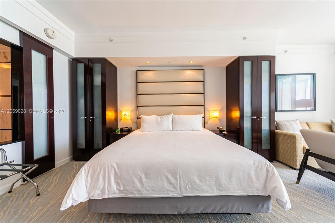 4391 Collins Ave , Unit 1015, Miami Beach, FL 33140 Photo
