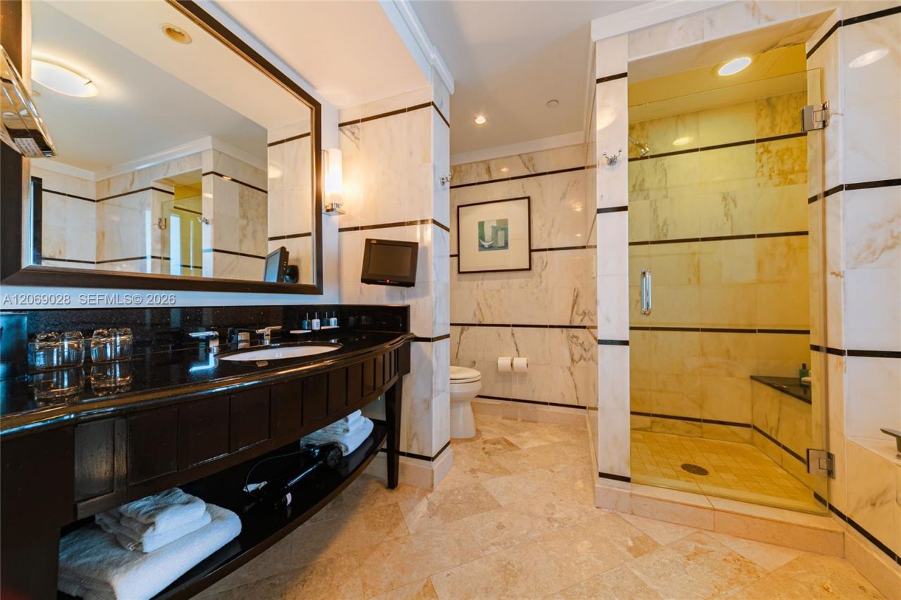 4391 Collins Ave , Unit 1015, Miami Beach, FL 33140 Photo