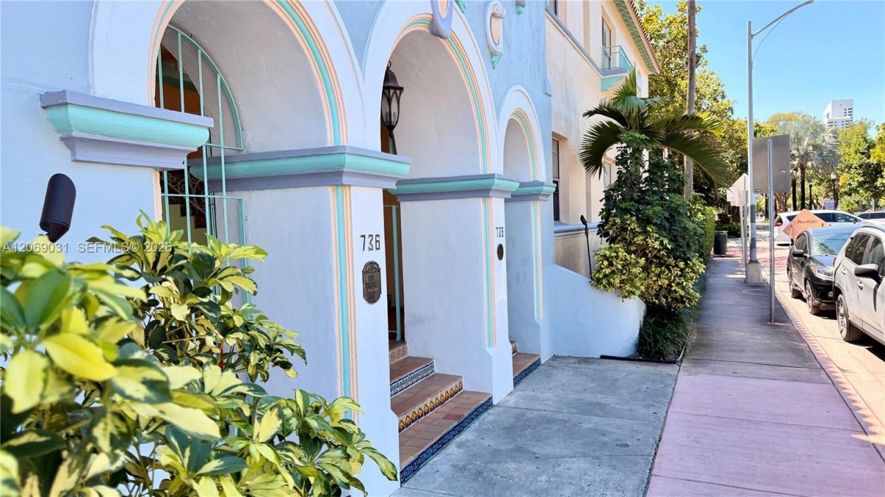 736 13th St, Unit 213, Miami Beach, FL 33139 Photo