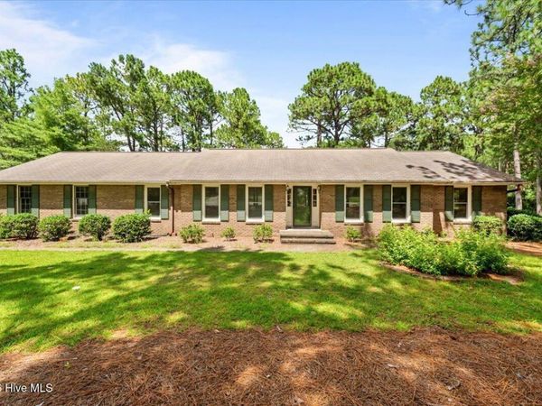 224 Edinboro Drive, Southern Pines, NC 28387