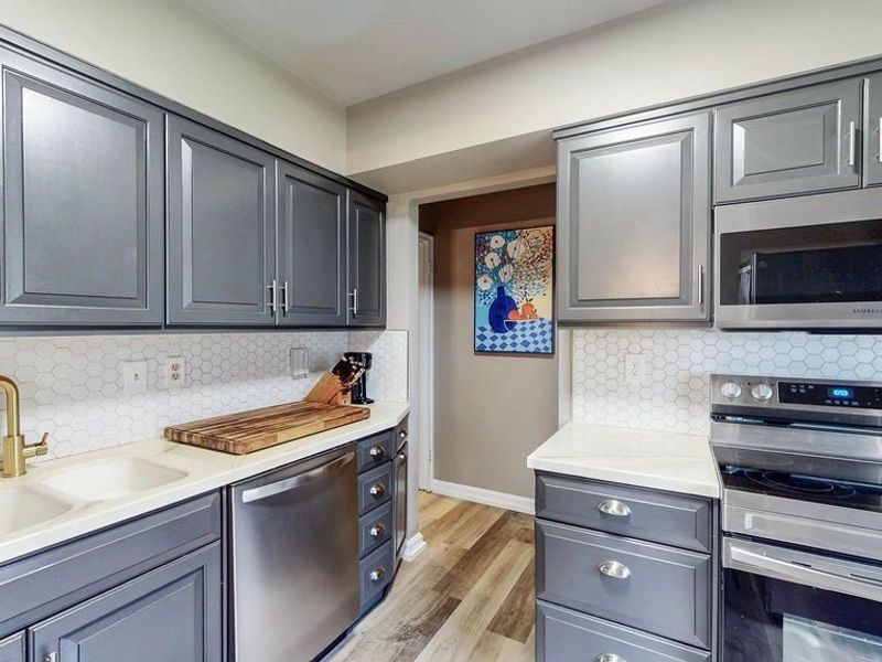 11820 Edgewater Drive, Unit 110, Lakewood, OH 44107 Photo 15