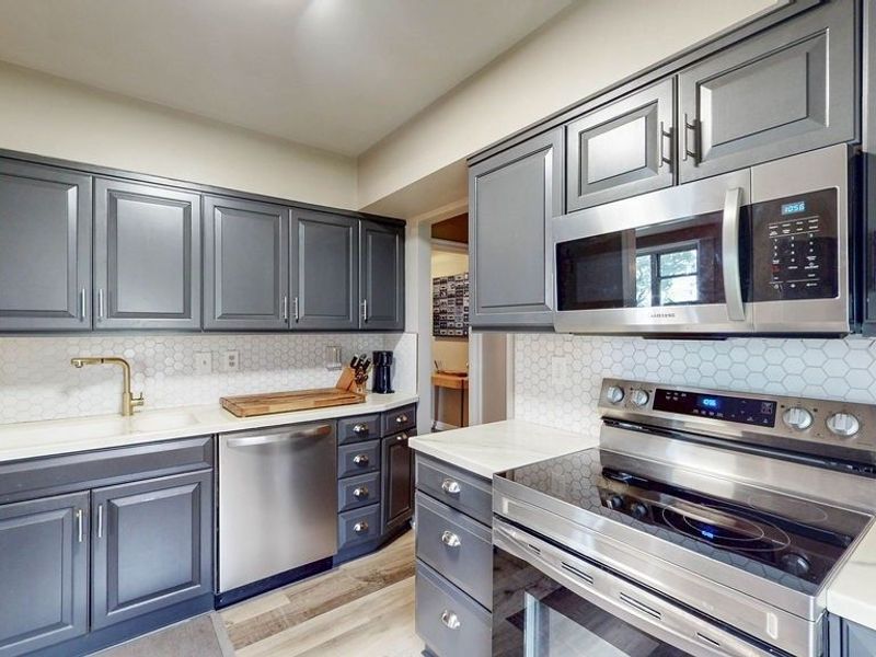 11820 Edgewater Drive, Unit 110, Lakewood, OH 44107 Photo 17