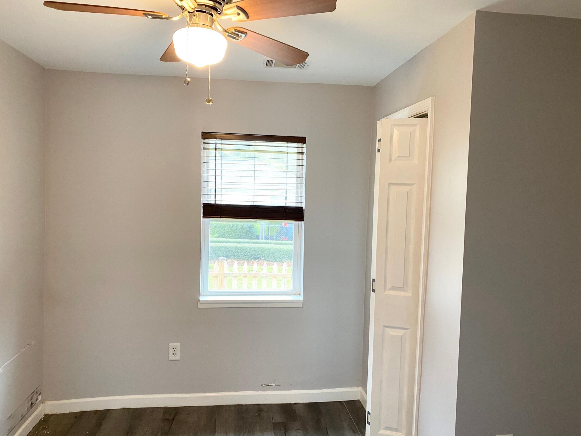 1125 Armstrong Avenue Photo 5