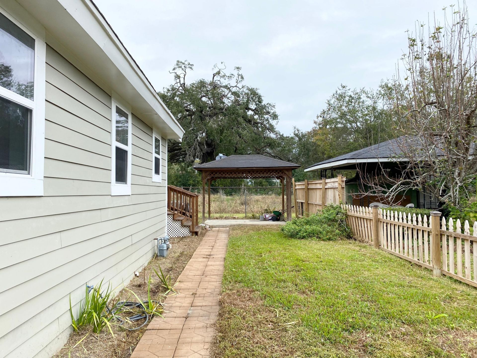 1125 Armstrong Avenue Photo 9