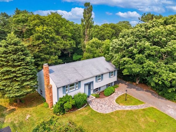 106 Tanglewood Dr, Falmouth, MA 02536