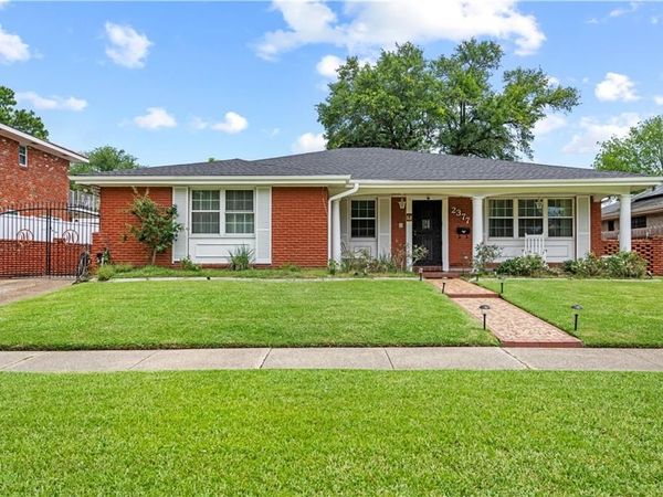 2377 LEON C SIMON Drive , New Orleans, LA 70122