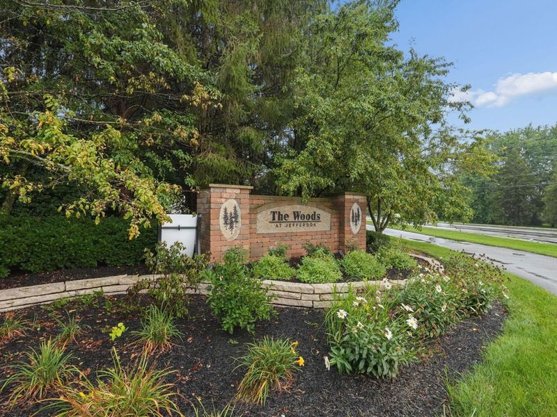 8211 Turret Drive, Blacklick, OH 43004 Photo 2