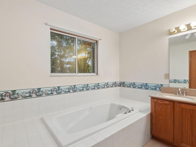 8211 Turret Drive, Blacklick, OH 43004 Photo 26
