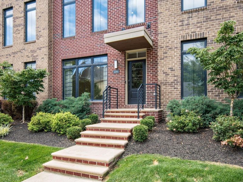 1251 Perry Street, Unit A, Columbus, OH 43201 Photo 2