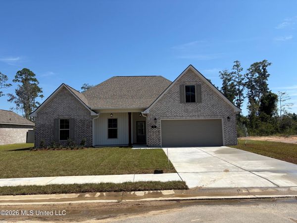 8 Byers Lane, Long Beach, MS 39560