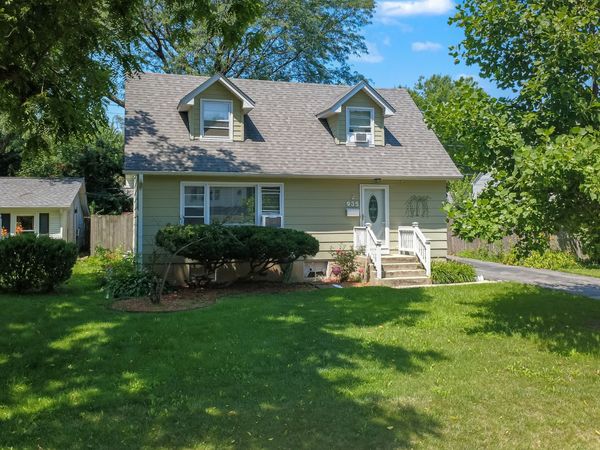 935 N Webster Street , Naperville, IL 60563