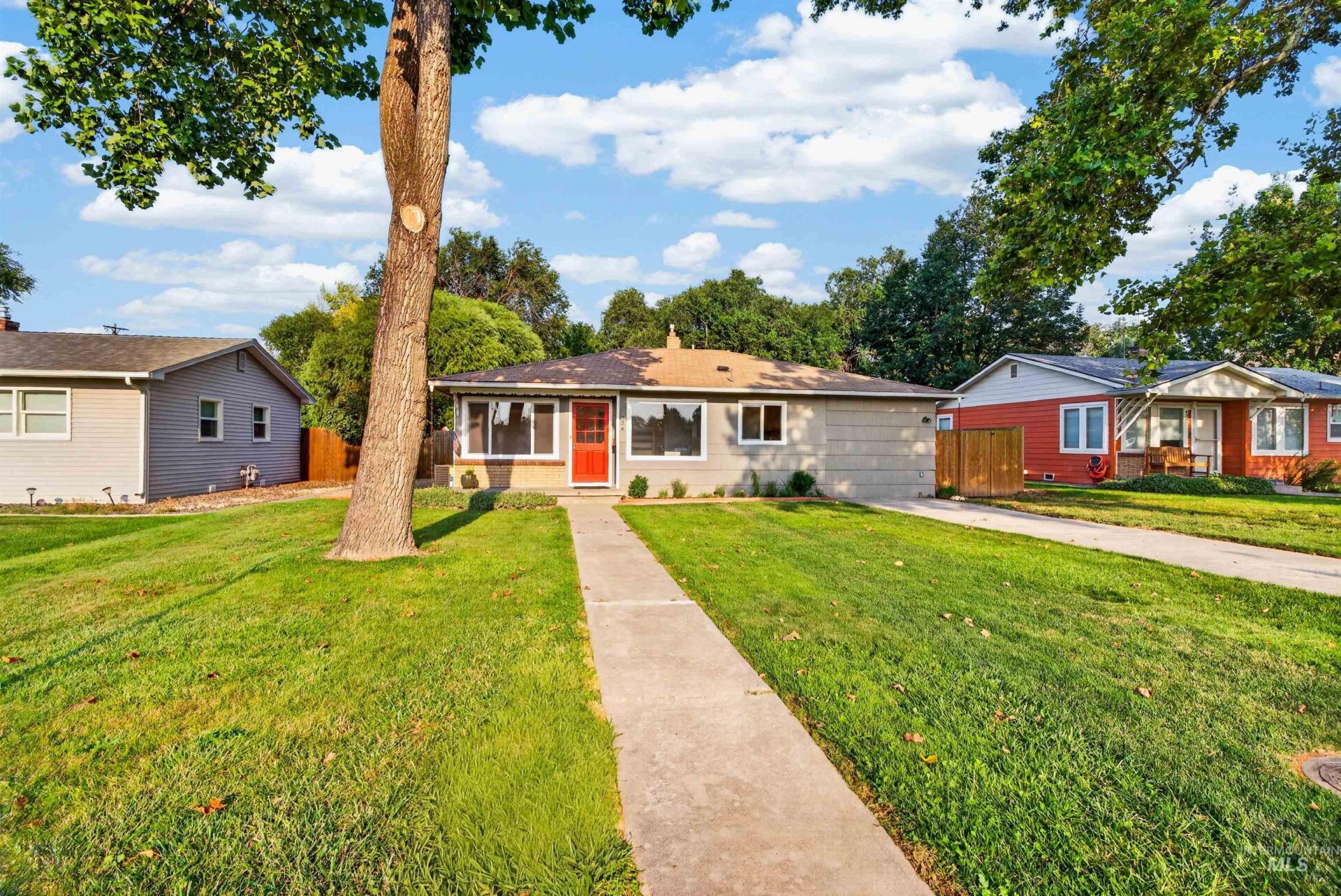 324 S Pine St, Nampa, ID 83686 Main Photo