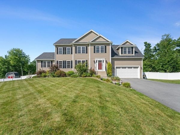 37 Turner Farm Rd, Uxbridge, MA 01569