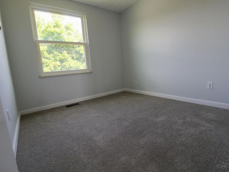 1394 Karahill Drive, Forest Park, OH 45240 Photo 13