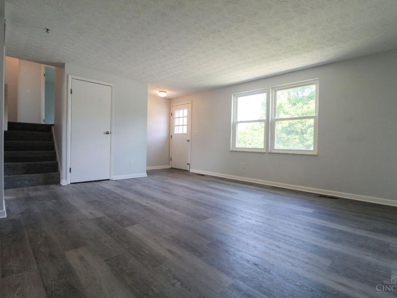 1394 Karahill Drive, Forest Park, OH 45240 Photo 3
