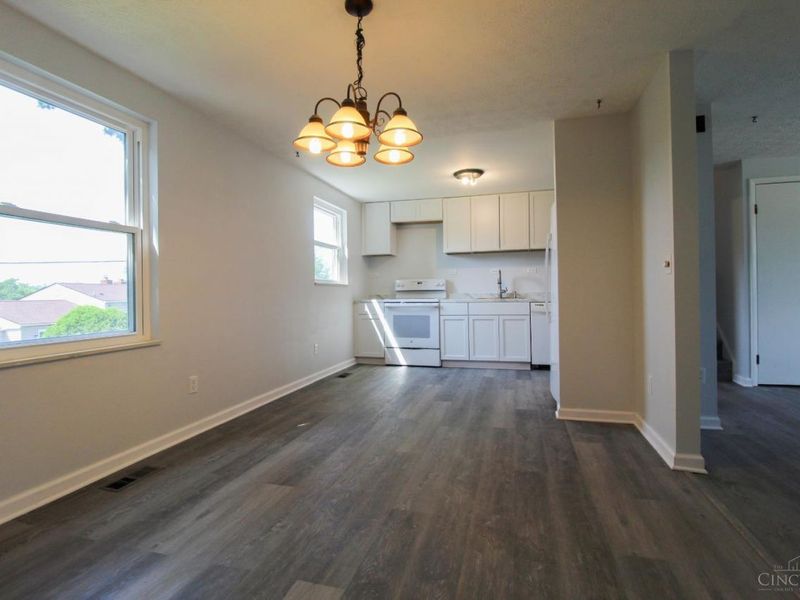 1394 Karahill Drive, Forest Park, OH 45240 Photo 7