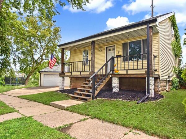 3678 S Bombay AVENUE, Saint Francis, WI 53235