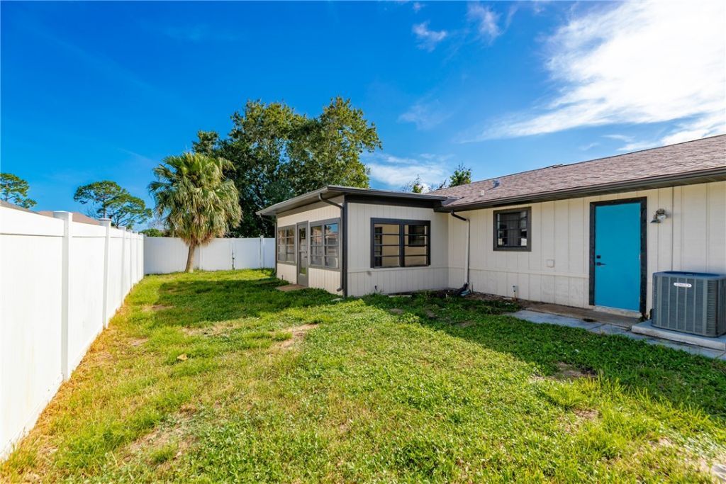 512 Aspen Street, Sebastian, FL 32958 Photo