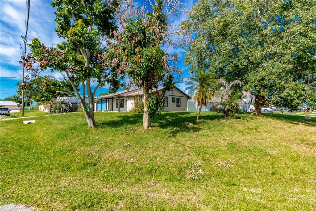 512 Aspen Street, Sebastian, FL 32958 Photo