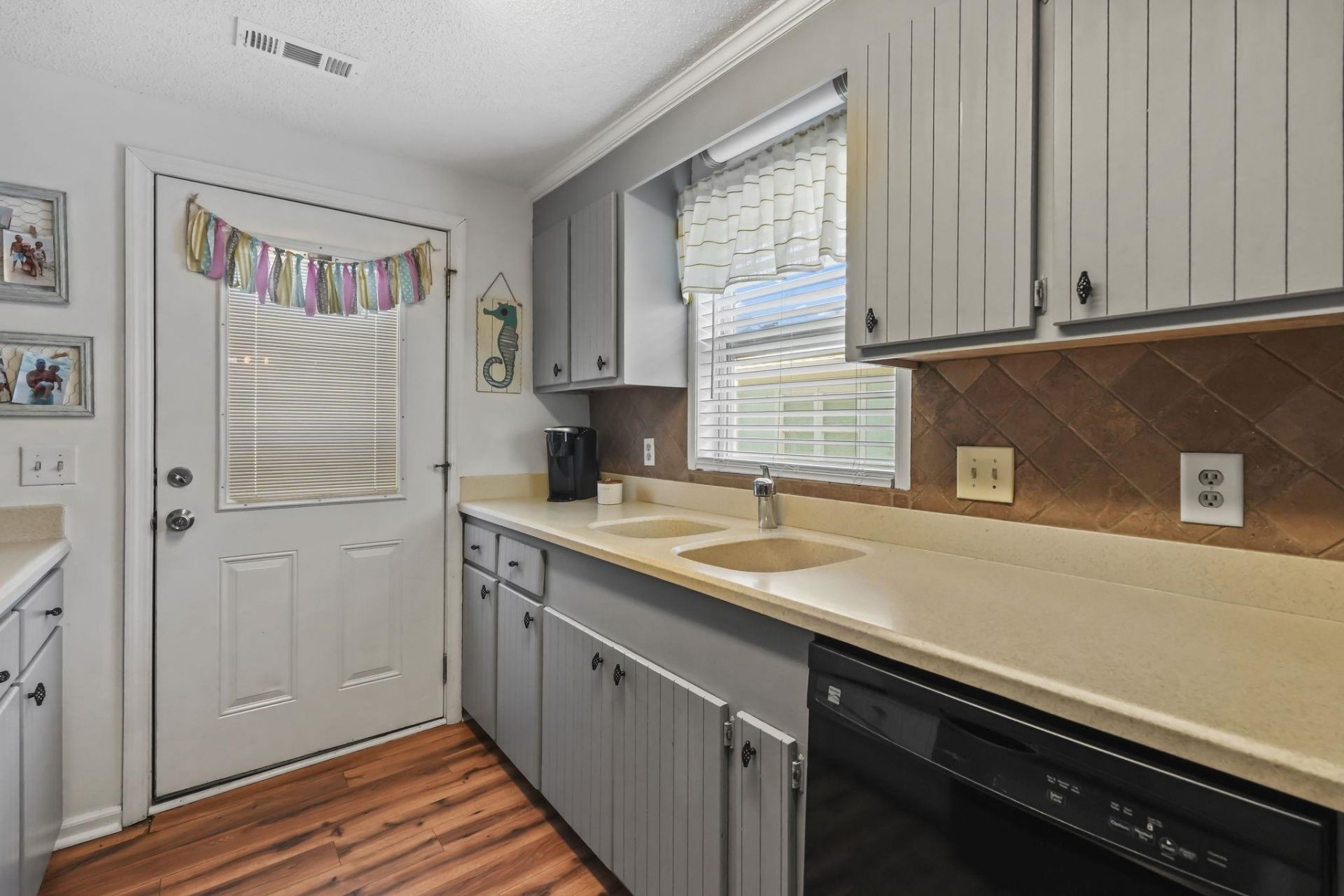 114 Easy St. Photo 13