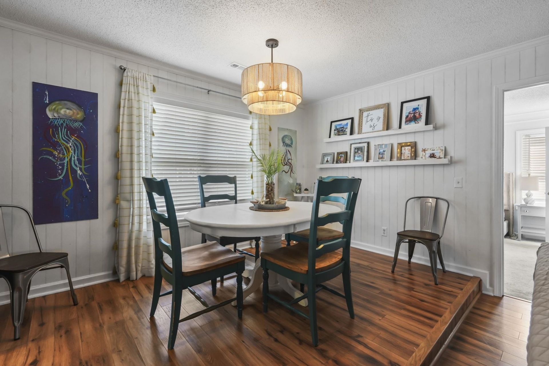 114 Easy St. Photo 6