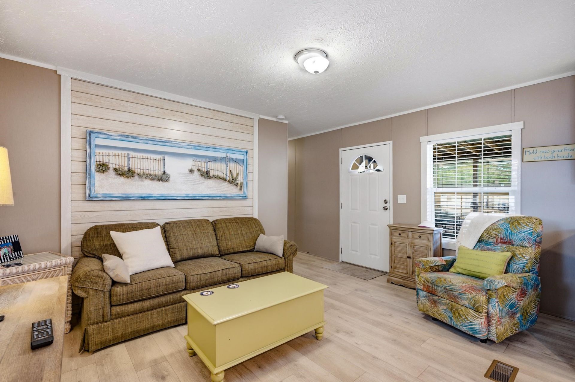 1521 Tanglewood Ave Photo 4