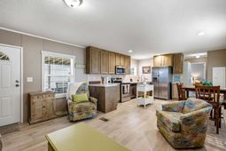 1521 Tanglewood Ave photo 4