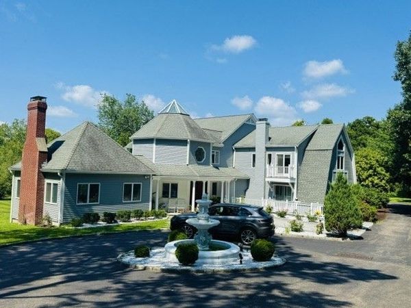 99 Conant Rd, Unit 1, Lincoln, MA 01773