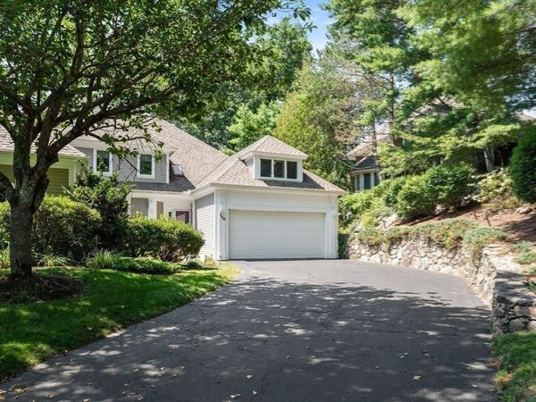 208 Country Club Way, Ipswich, MA 01938