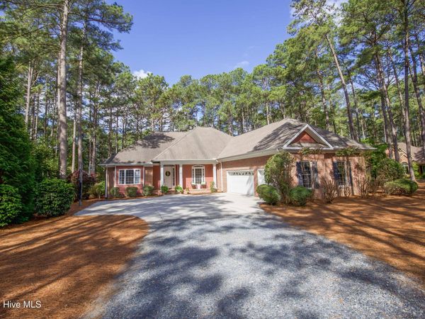 16 Montrose Court, Pinehurst, NC 28374