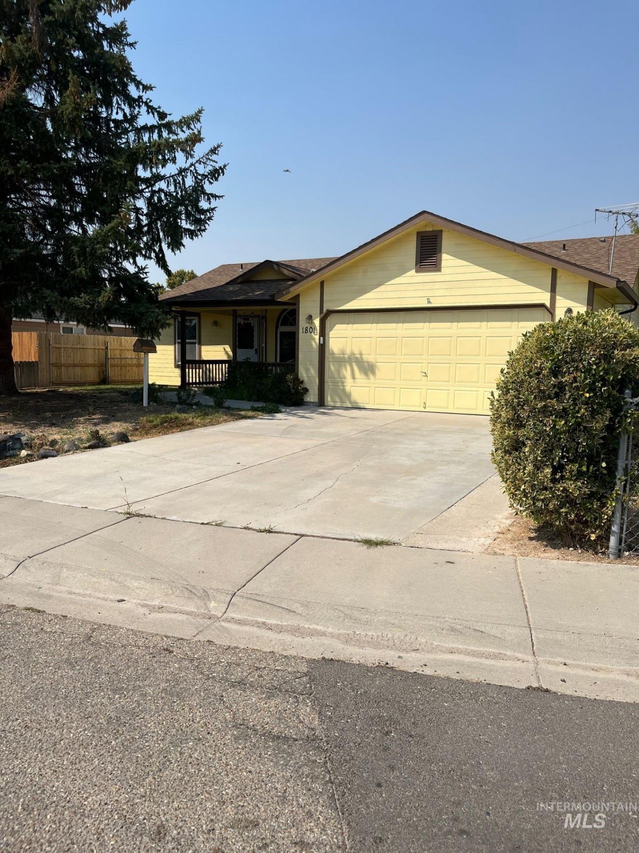 1801 Silver Dr, Nampa, ID 83686 Main Photo
