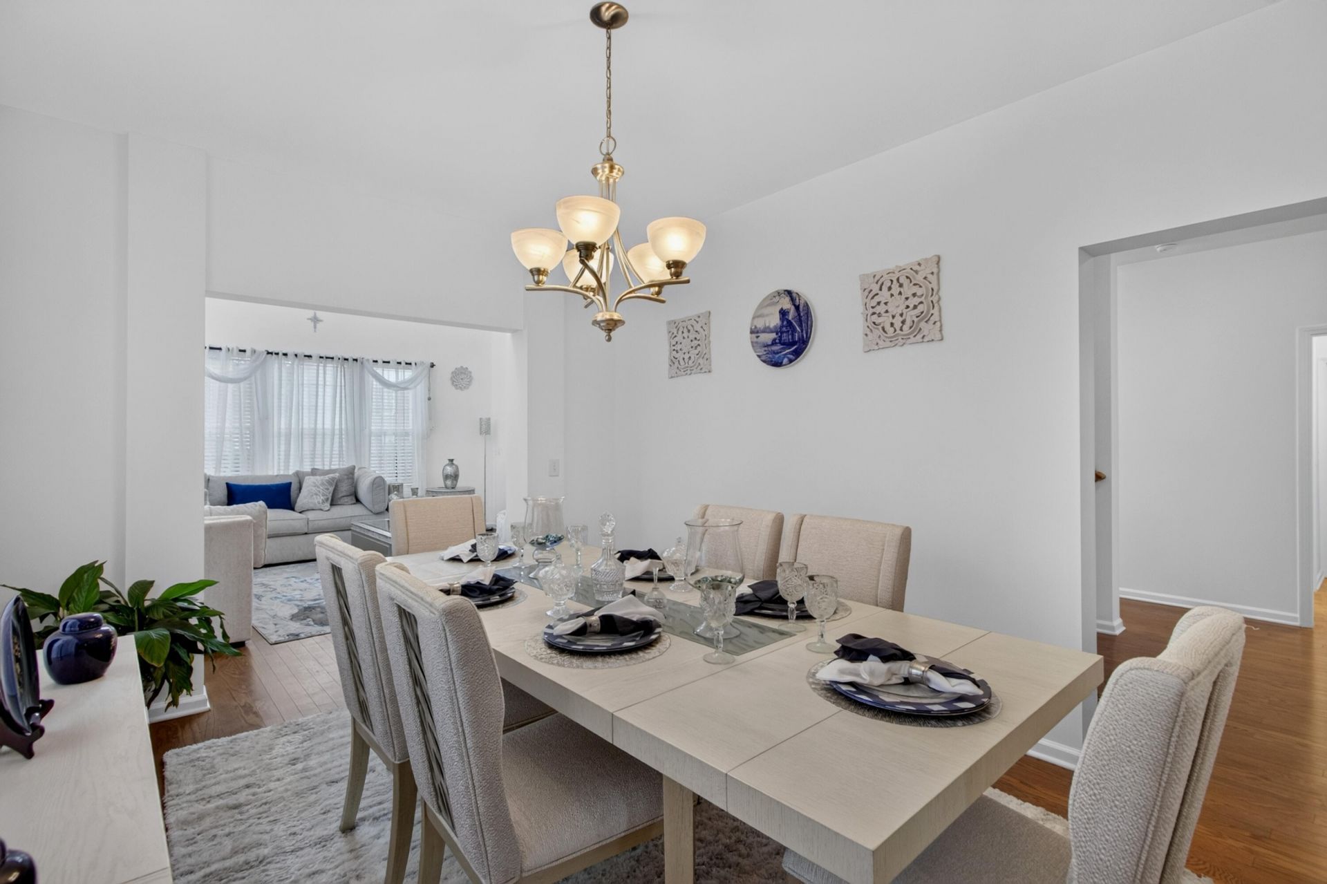 301 Sabal Palmetto Court Photo 8