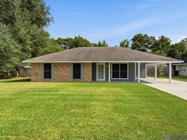 12915 N Oak Tree Dr, Baton Rouge, LA 70818