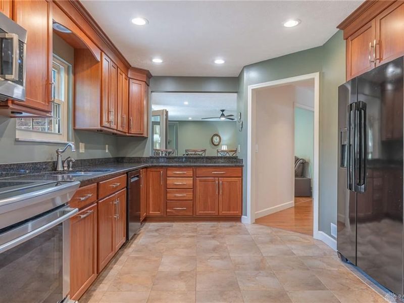 9010 S Normandy Lane, Dayton, OH 45458 Photo 12