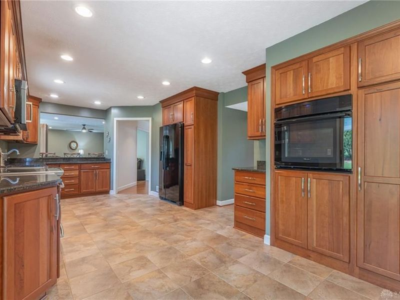 9010 S Normandy Lane, Dayton, OH 45458 Photo 14