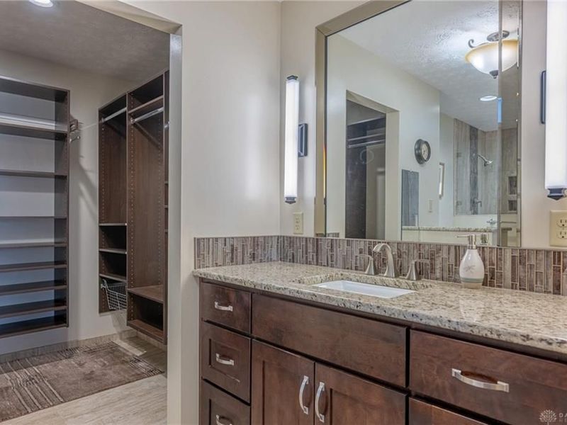 9010 S Normandy Lane, Dayton, OH 45458 Photo 17