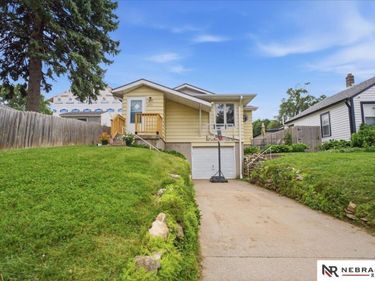 6311 Parker Street, Omaha, NE 68104