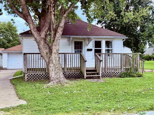 117 N Cooper Street, Stronghurst, IL 61480