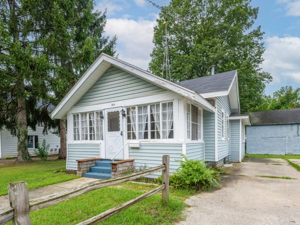 311 N Front Street, Dowagiac, MI 49047