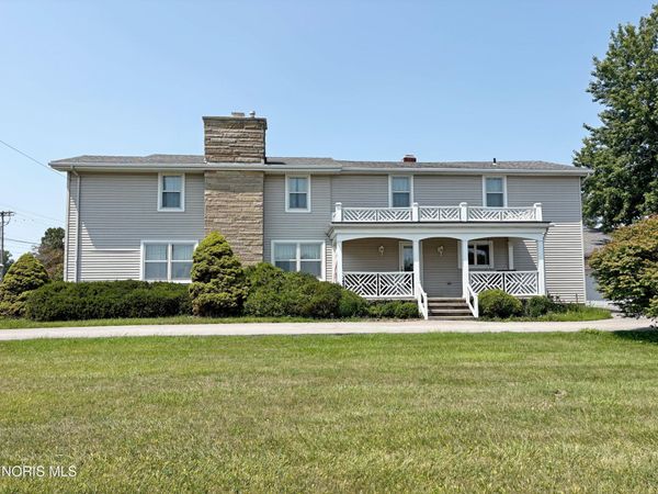 16010 W Poe Road , Bowling Green, OH 43402