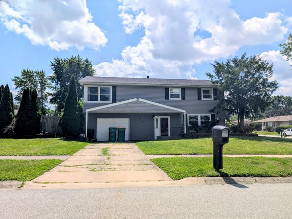 875 W 72nd Court , Merrillville, IN 46410