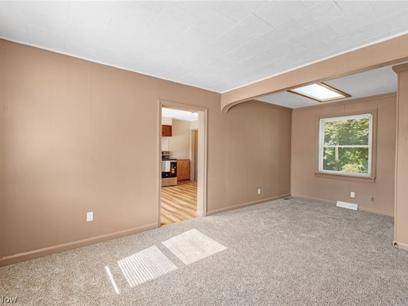 143 Grandview Avenue, Wadsworth, OH 44281 Photo 2