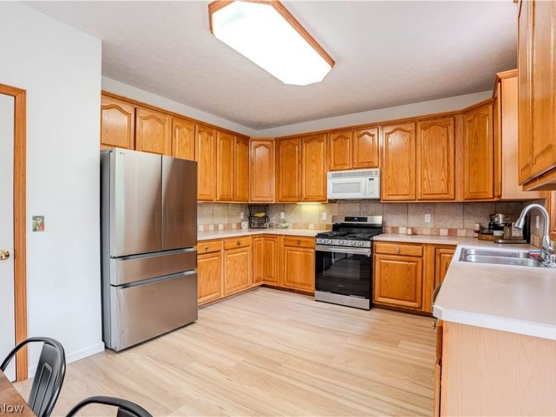 10203 Forestwood Lane, North Royalton, OH 44133 Photo 17